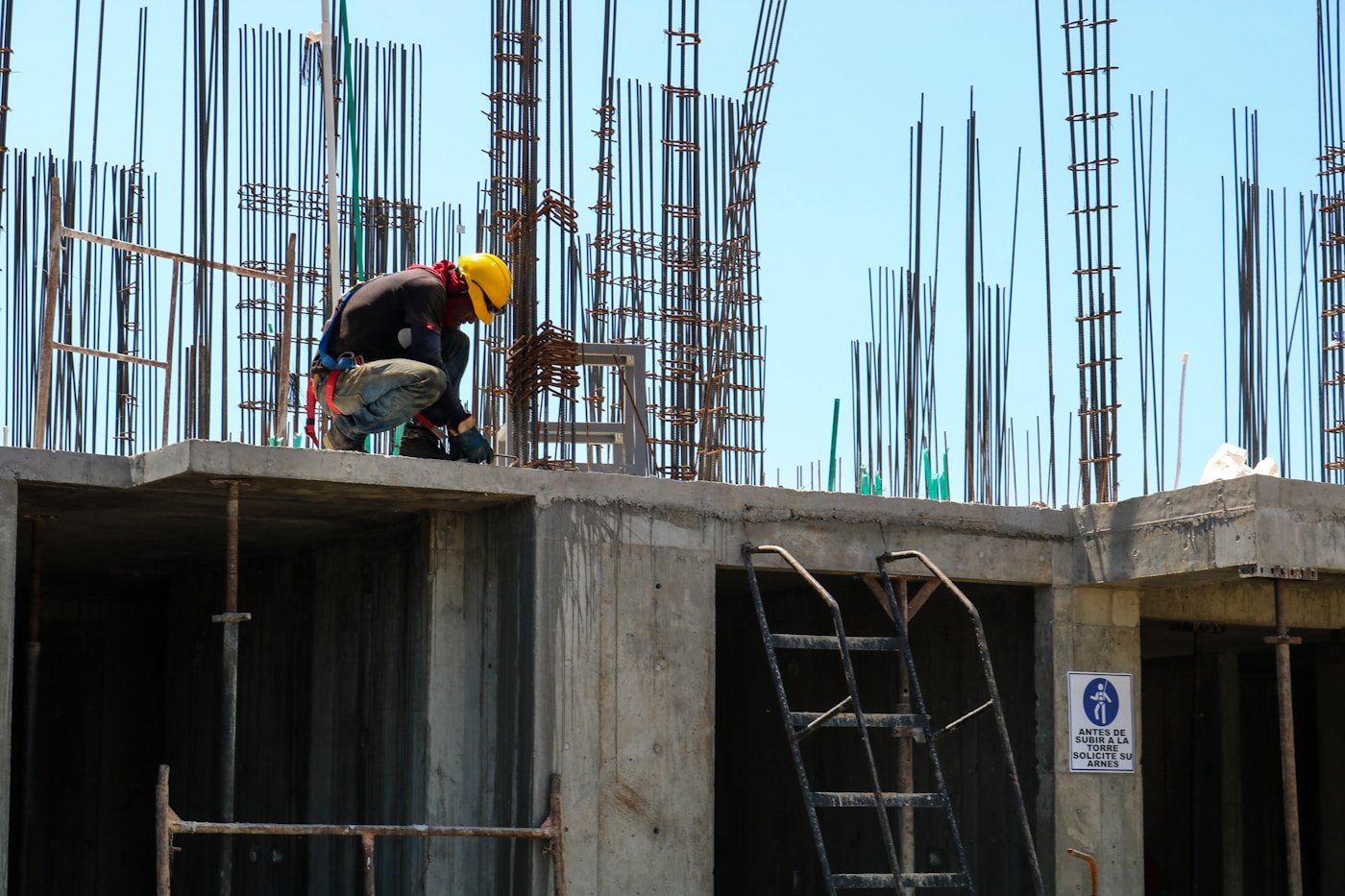 Trabalhador em obra de construção civil